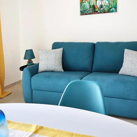 Cocteau House Apartment *